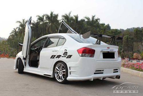 地板价格趋低利薄 地板行业陷入内忧外患困局【太阳集团tyc】(图1) 太阳集团tyc